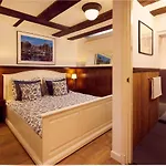 Bed & Breakfast Realeneiland 4*