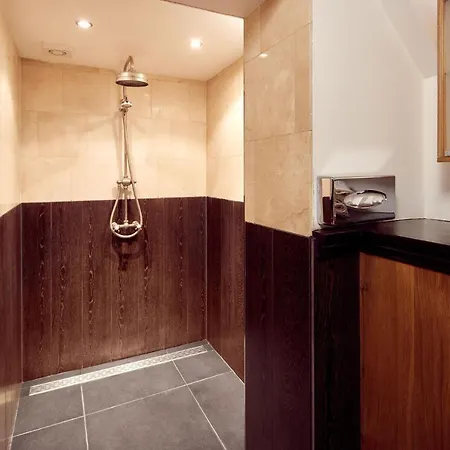 Bed and breakfast Realeneiland 4*